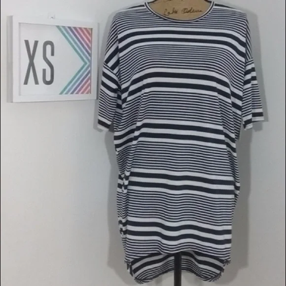 Tunic LuLaRoe Irma Top XS Fits 2-8 NWT Navy & White Stripe Oversized Fit - Picture 4 of 4